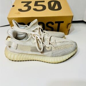 Yeezy Boost 350 V2 in Cream White